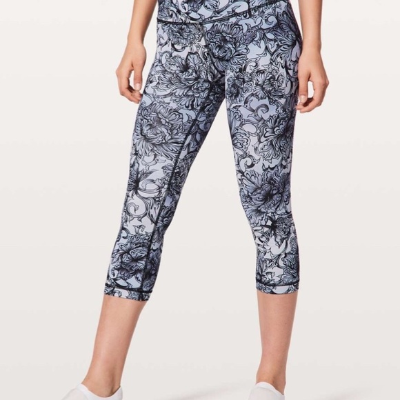 Lululemon Wunder Under Crop (Hi-Rise) Luxtreme Hanakotoba Starlight Multi size 6 - Picture 2 of 7